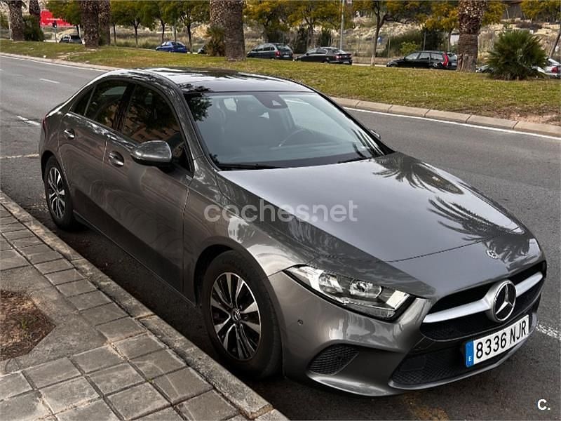 Gris / plata Usado 2021 Mercedes A200 Berlina | 23.900 € (Super precio) - Imagen 1/4