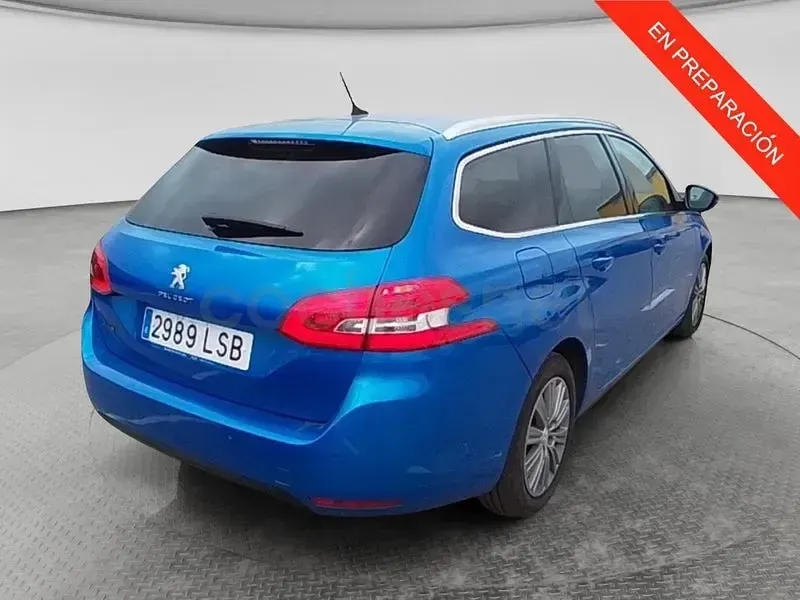 Usado Peugeot 308 SW Allure 130 CV (95 kW) 2021 Azul Familiar