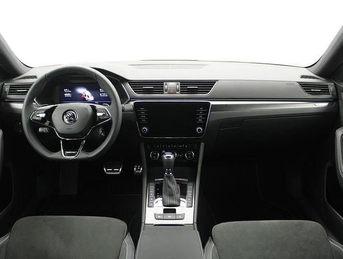 Usado Skoda Superb SportLine 218 CV (160 kW) 2024 Rojo