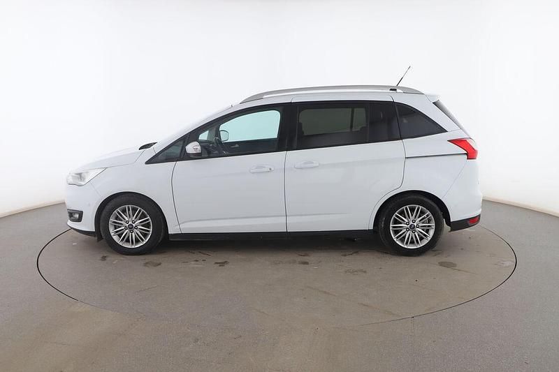 Usado Ford Grand C-Max Trend 120 CV (88 kW) 2016 Blanco Monovolumen