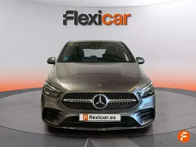 Usado Mercedes B200 150 CV (110 kW) 2020 Gris Utilitario