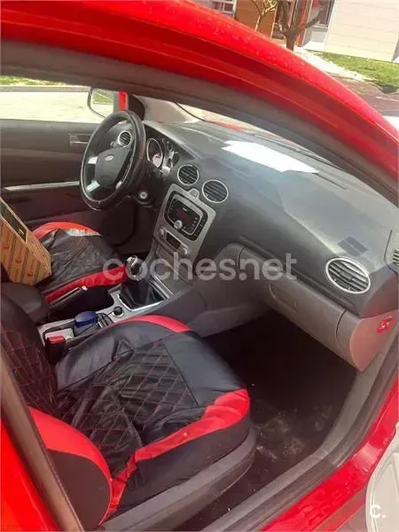 Używany Ford Focus Titanium 109 KM (80 kW) 2009 Czerwony Sedan/Limuzyna