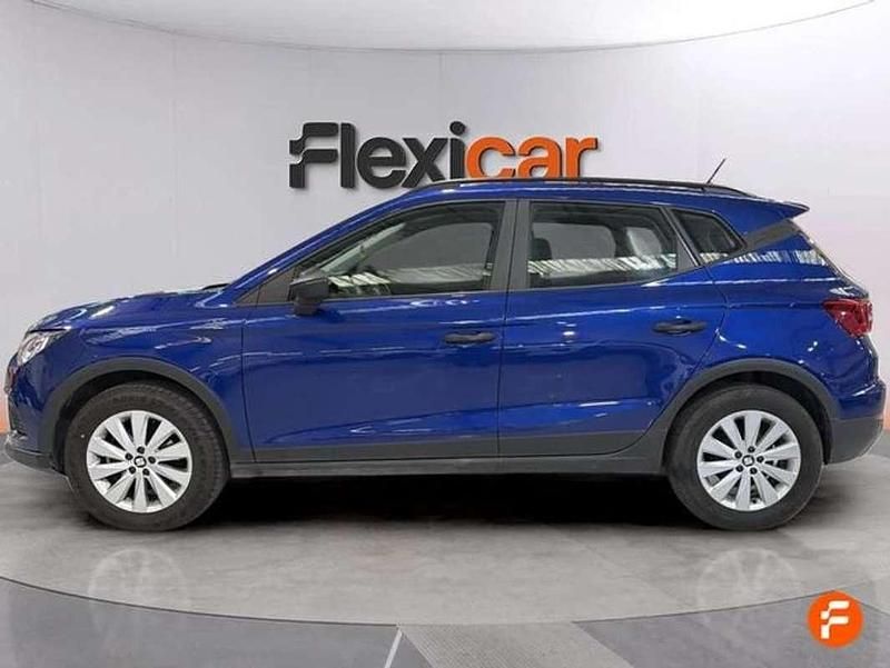 Usado Seat Arona Ecomotive 95 CV (69 kW) 2021 Azul SUV