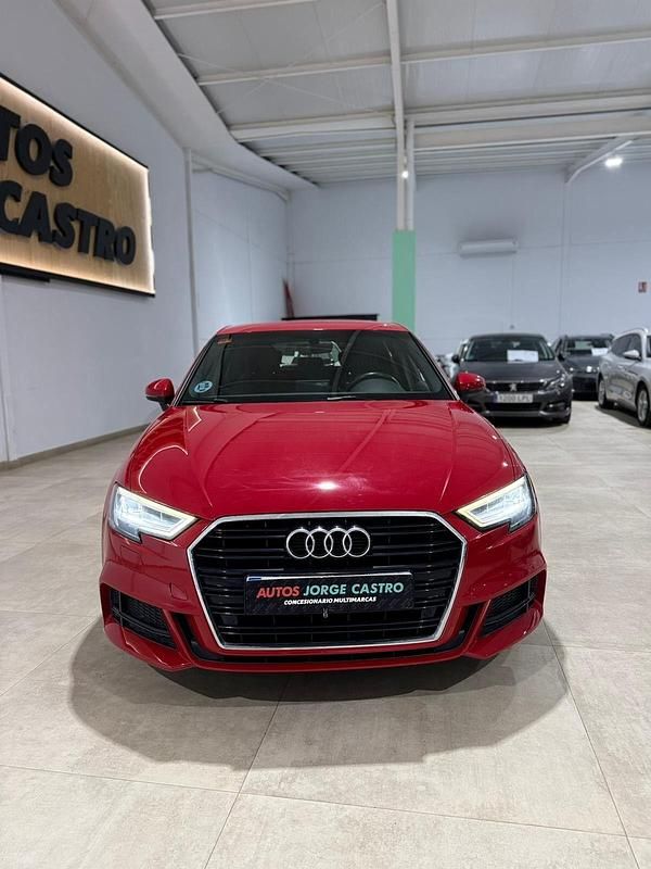 Usado Audi A3 S-Line 116 CV (85 kW) 2019 Rojo Berlina