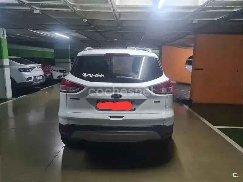 Usado Ford Kuga Trend 120 CV (88 kW) 2016 Blanco SUV