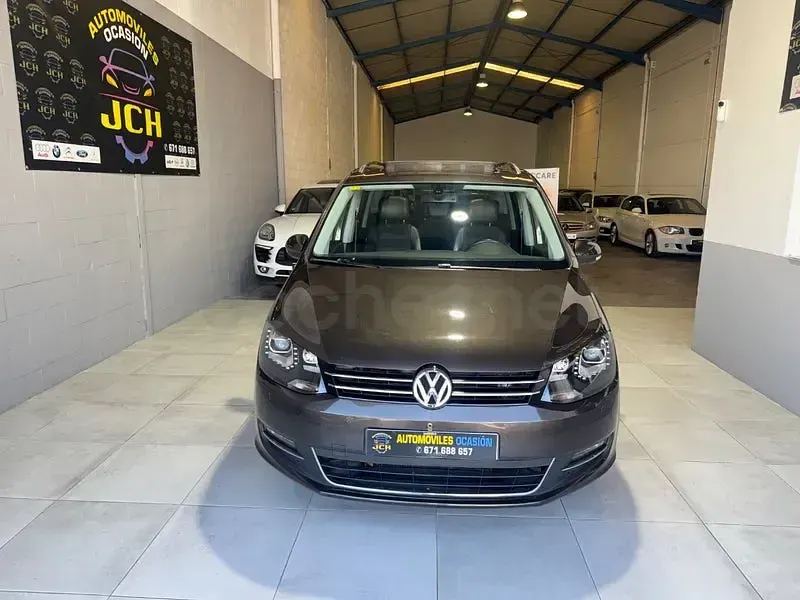 Usado VW Sharan Advance 177 CV (130 kW) 2014 Marrón Monovolumen