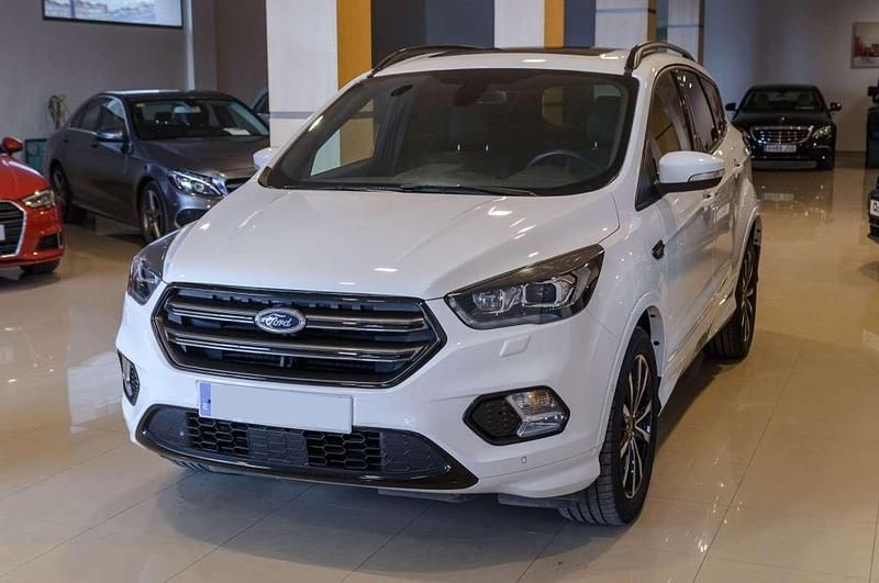 Usado Ford Kuga ST-Line 178 CV (130 kW) 2019 Blanco SUV