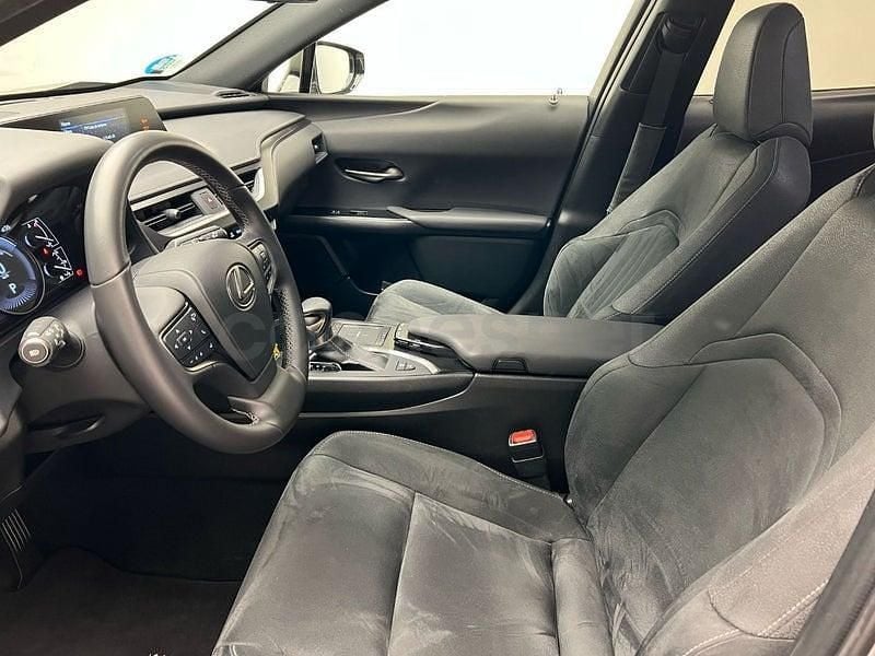 Usado Lexus UX Business Edition 184 CV (135 kW) 2021 Gris / plata SUV