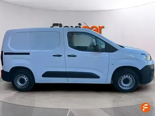 Usado Citroën Berlingo Live 131 CV (96 kW) 2019 Blanco Monovolumen