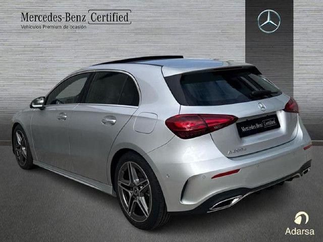 Usado Mercedes A200 AMG line 150 CV (110 kW) 2024 Plata iridio Berlina