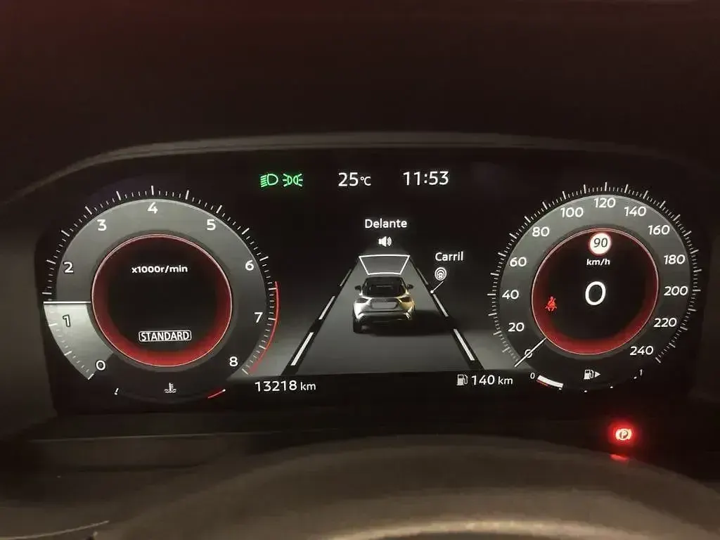 Usado Nissan Juke N-Connecta 114 CV (83 kW) 2025 Gris / plata SUV