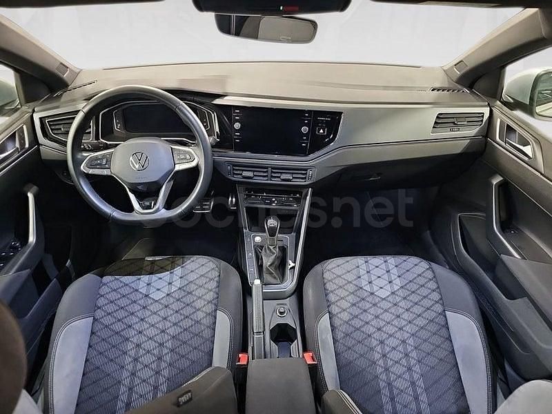 Usado VW Taigo R-line 115 CV (84 kW) 2024 Gris / plata SUV