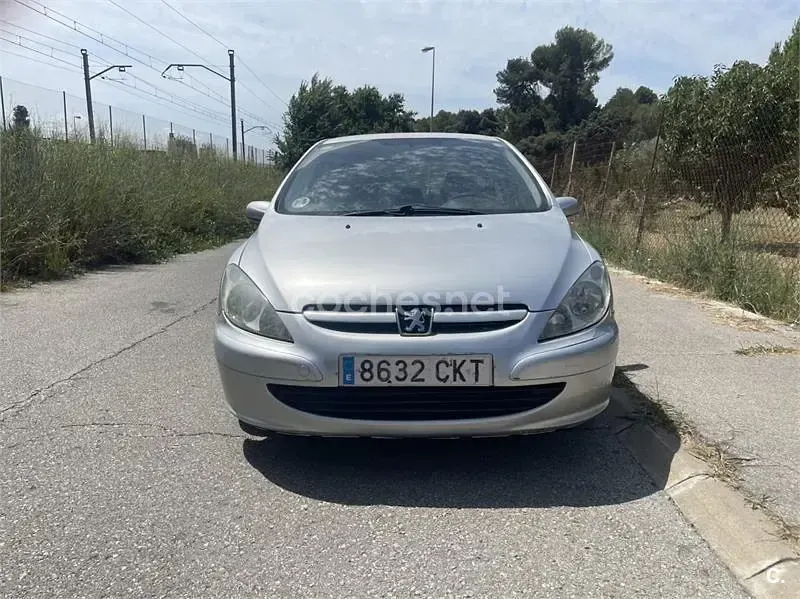 Usado Peugeot 307 110 CV (80 kW) 2003 Gris / plata Berlina