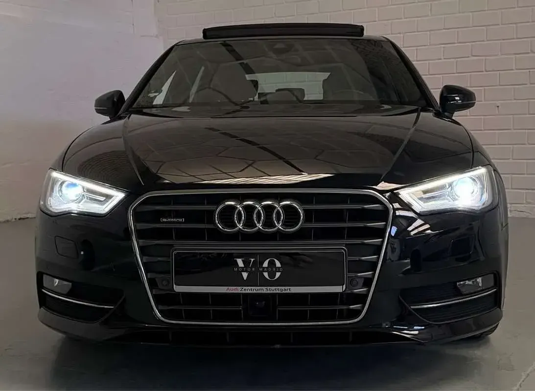 Usado Audi A3 Sportback Attraction 179 CV (131 kW) 2013 Negro Utilitario