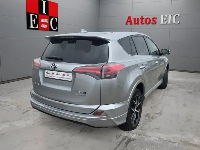 Usado Toyota RAV4 Hybrid Advance 197 CV (144 kW) 2016 Gris / plata SUV