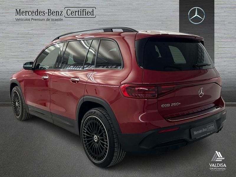 Usado Mercedes EQB250+ AMG 139 kW (190 CV) 2025 Rojo SUV