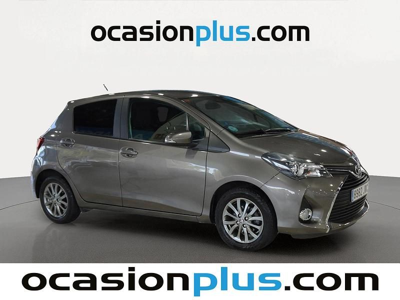 Usado Toyota Yaris Active 99 CV (72 kW) 2017 Gris Utilitario