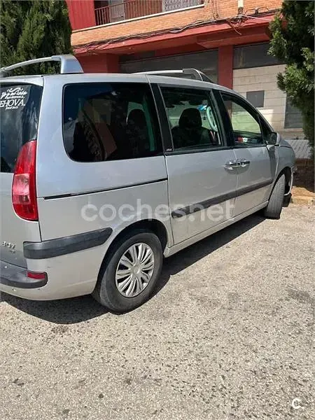 Usado Peugeot 807 109 CV (80 kW) 2004 Gris / plata Monovolumen