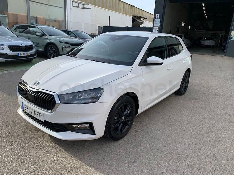 Usado Skoda Fabia 95 CV (69 kW) 2025 Blanco Utilitario