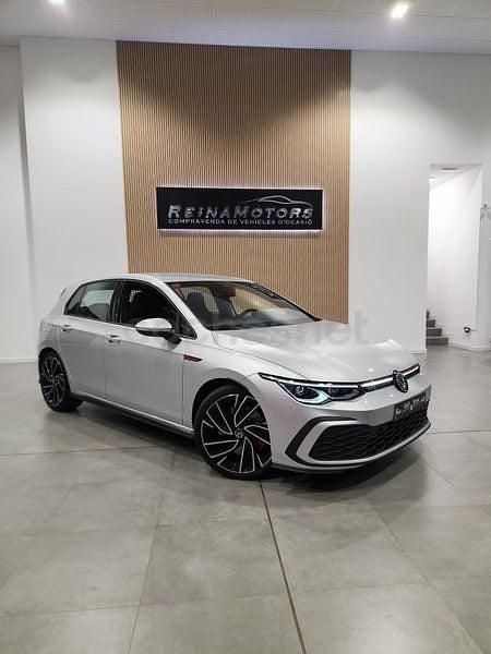 Usado VW Golf VIII GTI 245 CV (180 kW) 2021 Gris / plata Berlina