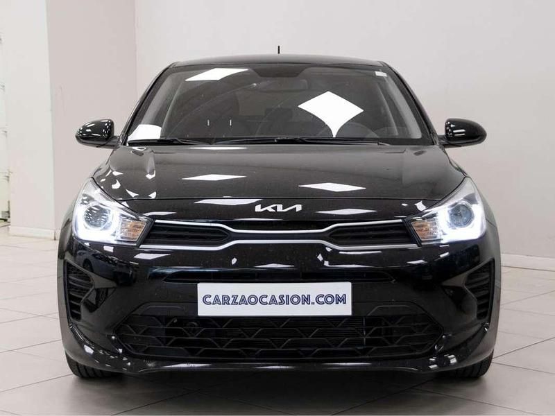 Usado Kia Rio 84 CV (61 kW) 2022 Negro Utilitario