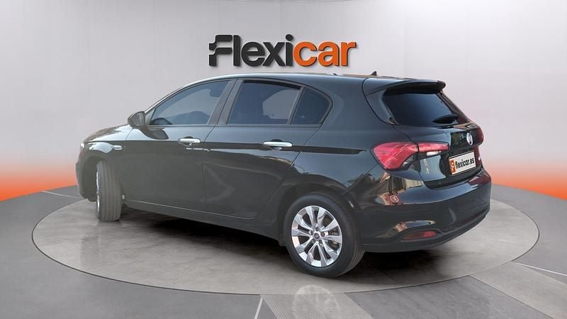 Usado Fiat Tipo Easy 95 CV (69 kW) 2017 Negro Berlina
