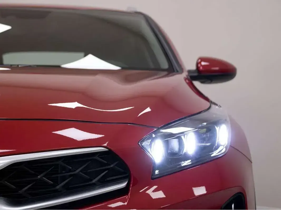 Nuevo Kia XCeed 101 CV (74 kW) 2025 Rojo SUV