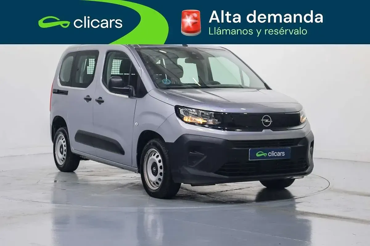 Usado Opel Combo Edition 102 CV (75 kW) 2025 Plateado Monovolumen
