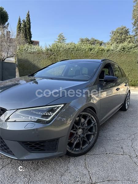 Usado Seat Leon ST CUPRA 290 CV (213 kW) 2016 Gris / plata Familiar