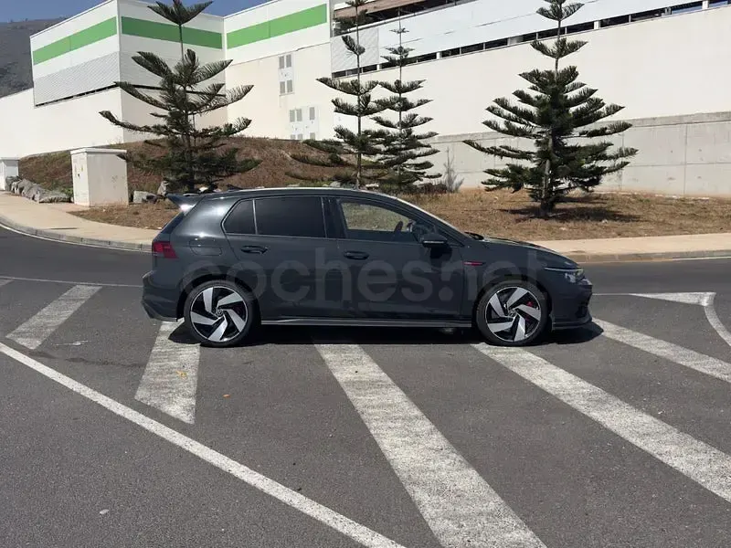 Usado VW Golf VIII GTI Clubsport 301 CV (221 kW) 2023 Gris / plata Berlina