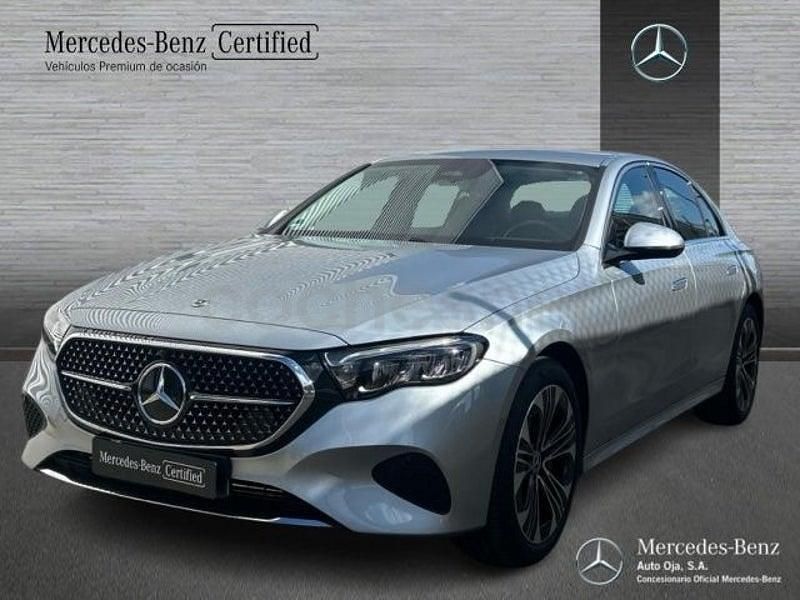 Usado Mercedes E300 313 CV (230 kW) 2024 Gris / plata Berlina