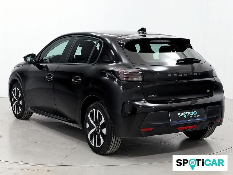 Usado Peugeot 208 Active 102 CV (75 kW) 2024 Negro Utilitario