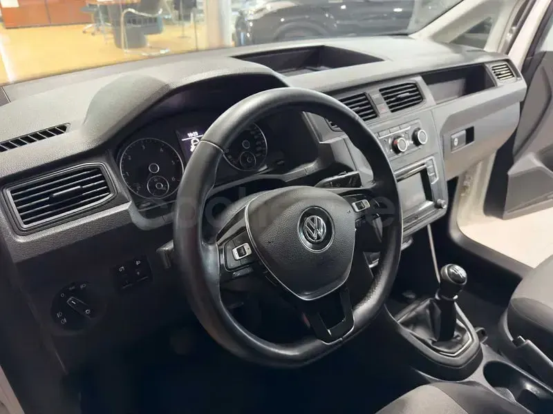 Usado VW Caddy 122 CV (89 kW) 2021 Blanco Monovolumen