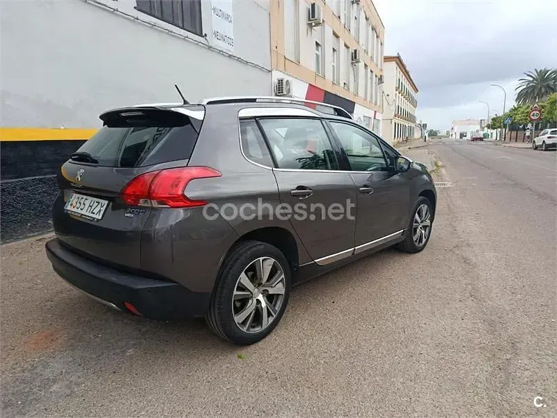 Käytetty Peugeot 2008 Active 92 HP (67 kW) 2014 Harmaa Katumaasturi