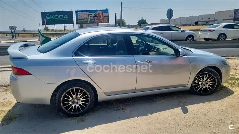 Usado Honda Accord Executive 190 CV (139 kW) 2003 Gris / plata Berlina