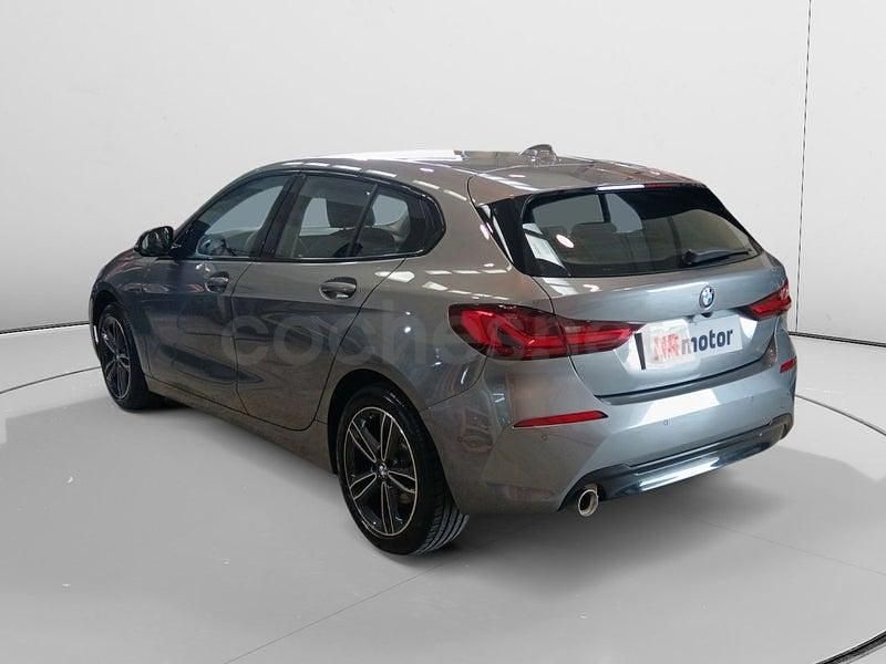 Usado BMW 118 Comfort Edition 136 CV (100 kW) 2023 Gris / plata Utilitario