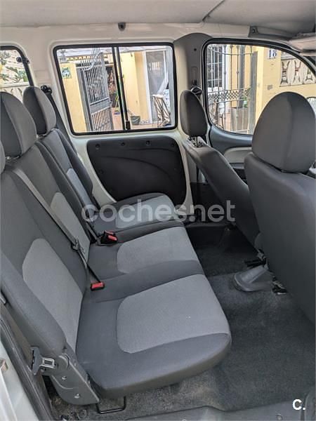 Usado Fiat Doblò Dynamic 105 CV (77 kW) 2009 Blanco Monovolumen