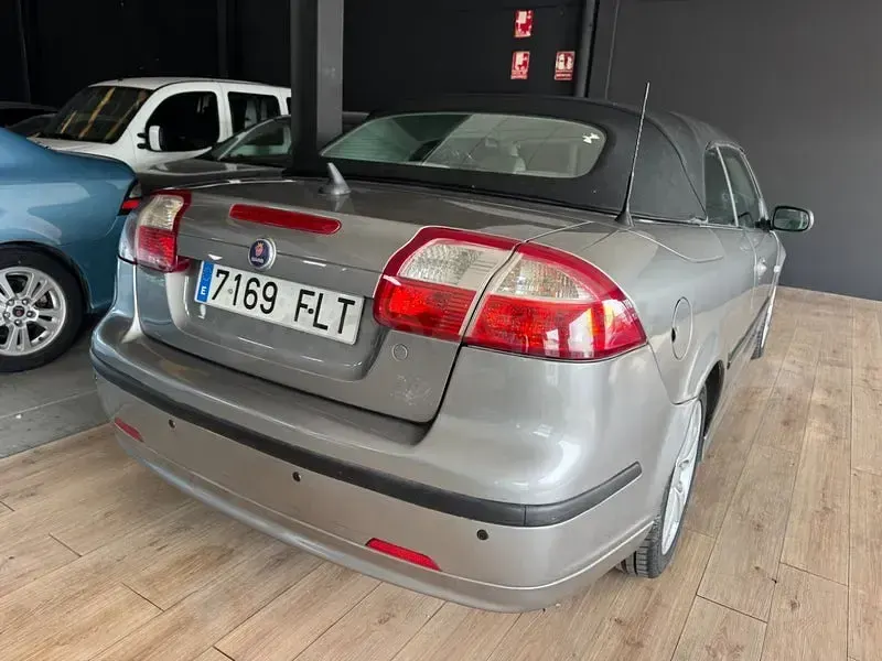 Usado Saab 9-3 Vector 175 CV (128 kW) 2007 Gris / plata Descapotable