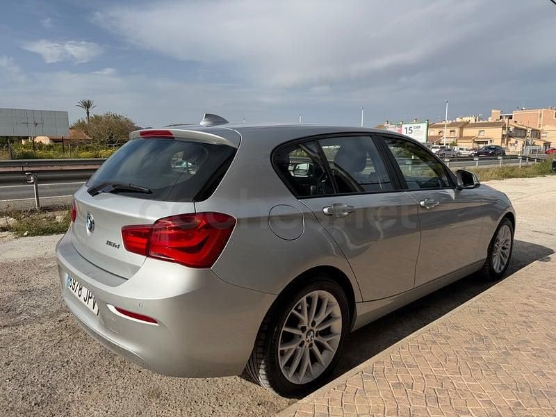 Usado BMW 118 150 CV (110 kW) 2016 Gris / plata Utilitario