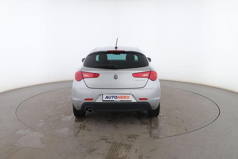 Usado Alfa Romeo Giulietta Super 120 CV (88 kW) 2017 Plata Utilitario