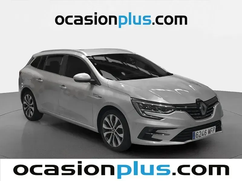 Usado Renault Mégane GrandTour Techno 140 CV (102 kW) 2023 Gris / plata Familiar