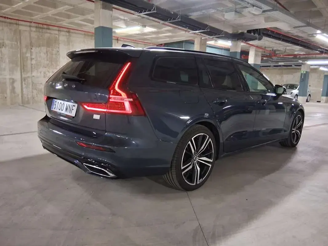 Usado Volvo V60 455 CV (334 kW) 2022 Azul Familiar