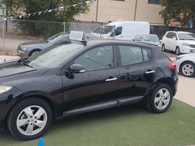 Usado Renault Mégane Dynamique 110 CV (80 kW) 2011 Negro Berlina