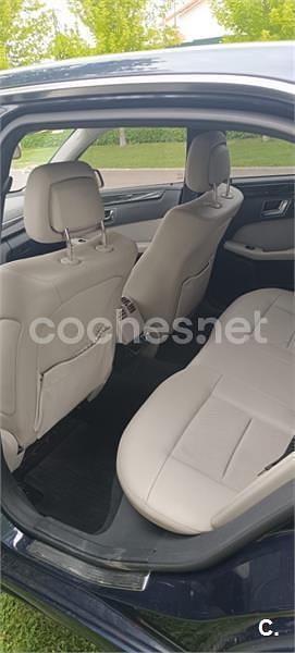 Usado Mercedes E220 170 CV (125 kW) 2009 Azul Familiar