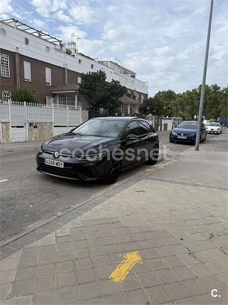 Negro Usado 2021 VW Golf VIII R Berlina | 37.200 € (Buen precio) - Imagen 1/4