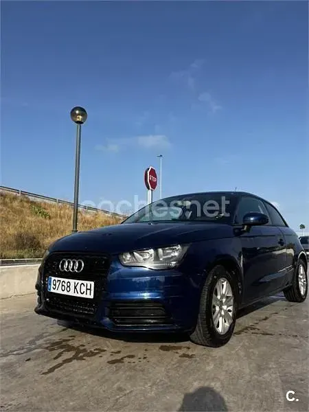 Usado Audi A1 Attraction 90 CV (66 kW) 2012 Azul Utilitario