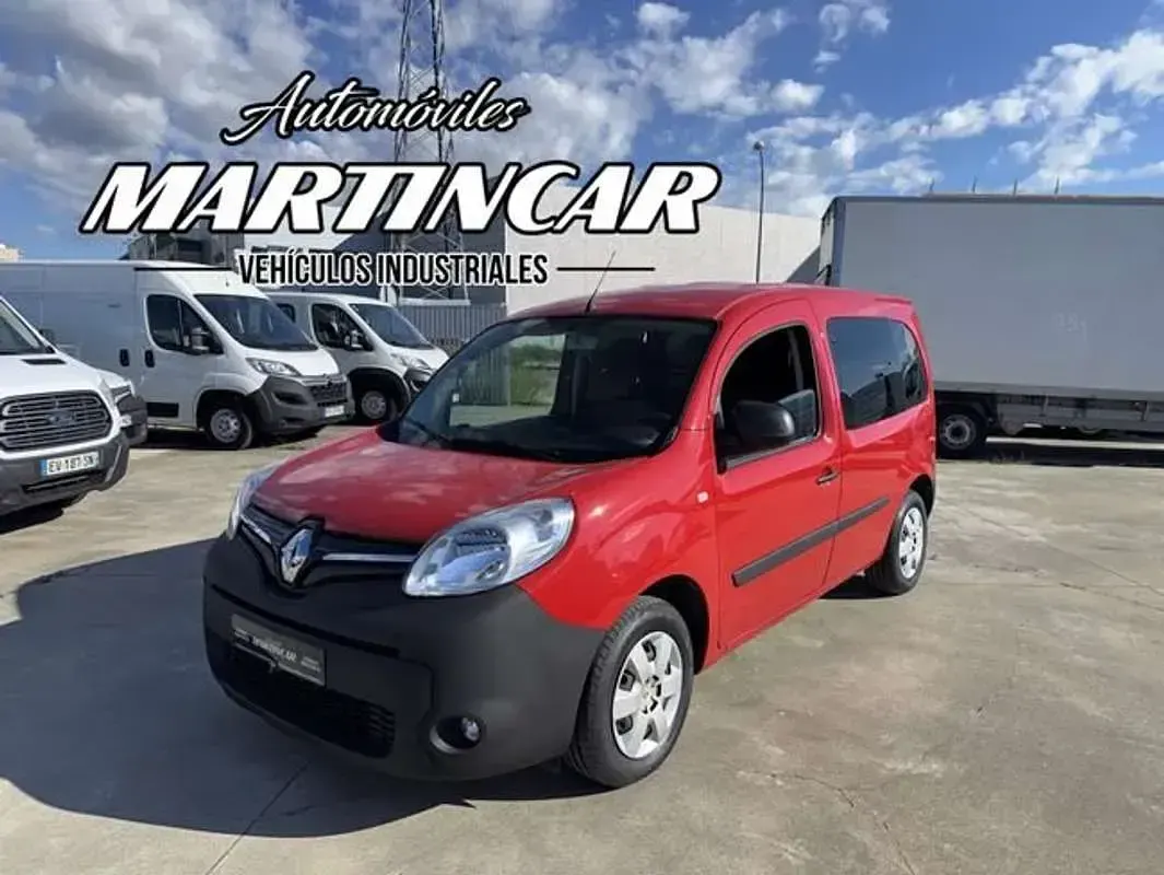 Usado Renault Kangoo Authentique 58 CV (42 kW) 2020 Rojo Monovolumen