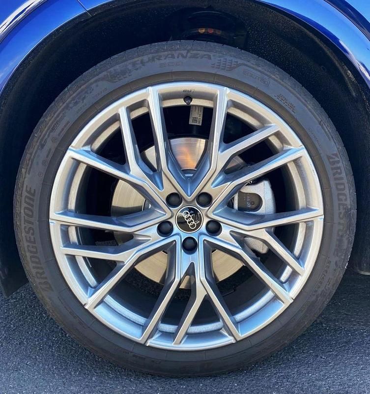 Usado Audi Q4 e-tron S-Line 209 kW (285 CV) 2024 Azul navarra metalizado SUV