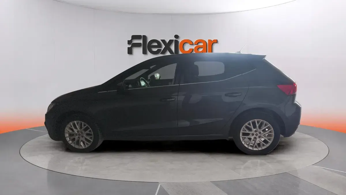 Usado Seat Ibiza Style 116 CV (85 kW) 2024 Gris Utilitario