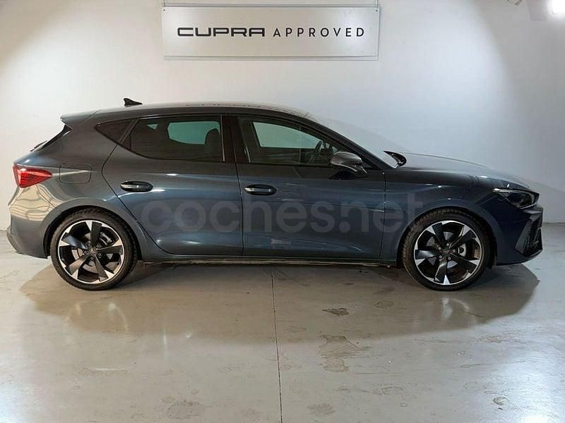 Usado Cupra Leon 150 CV (110 kW) 2025 Gris / plata Berlina